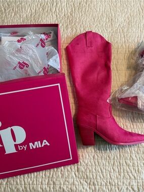 MIA Hot Shot Cowgirl Vegan Suede Block Heel Boot